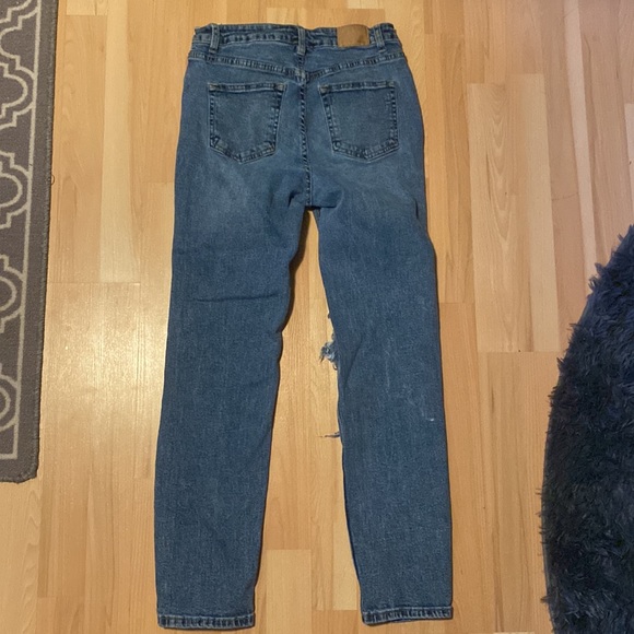 Mid rise blue Aeropostale ripped mom jeans - Picture 2 of 2
